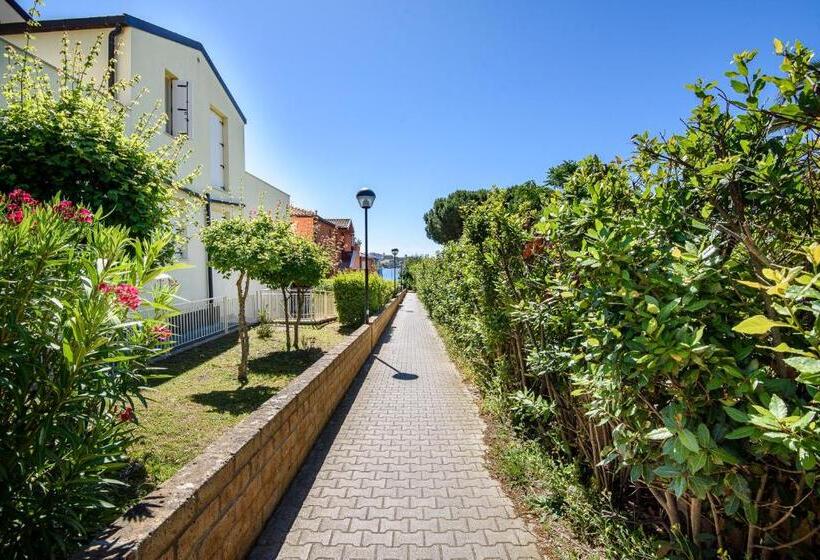 استودیوی استاندارد, Residence Marina Salivoli