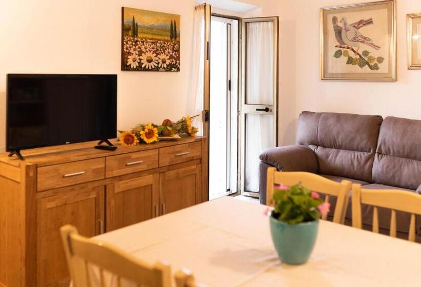 آپارتمان 2 خوابه, Agriturismo La Genziana