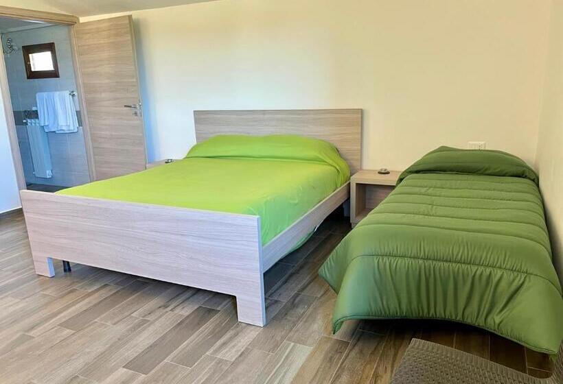 اتاق استاندارد سه نفره, Pescheto Tenuta Chimenti