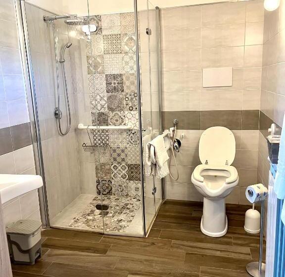 اتاق استاندارد سه نفره, Pescheto Tenuta Chimenti