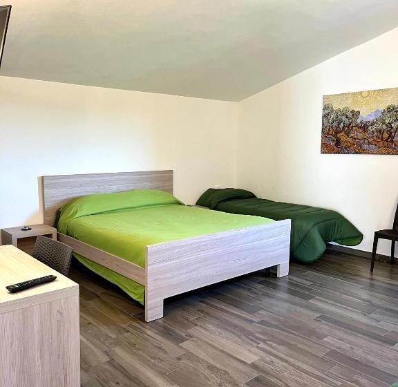 اتاق استاندارد سه نفره, Pescheto Tenuta Chimenti