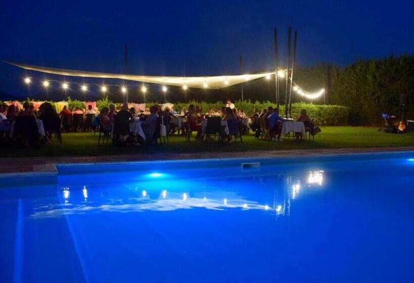 اتاق استاندارد چهار تخته, Pescheto Tenuta Chimenti