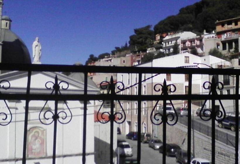 标准间带阳台, Drommire In Plassa E Clesia