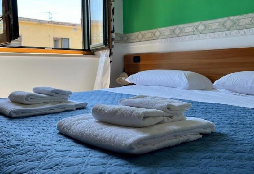 Economy Triple Room, Villa Flora