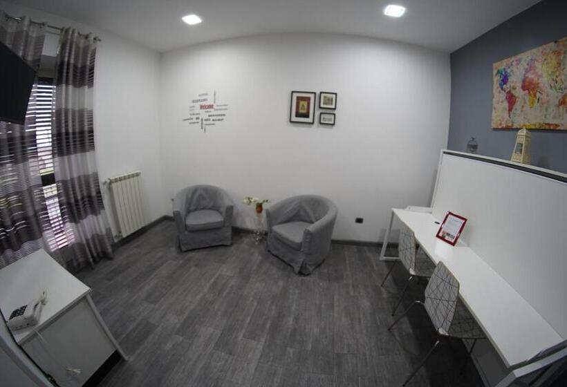 اتاق لوکس چهار تخته, Villa Flora