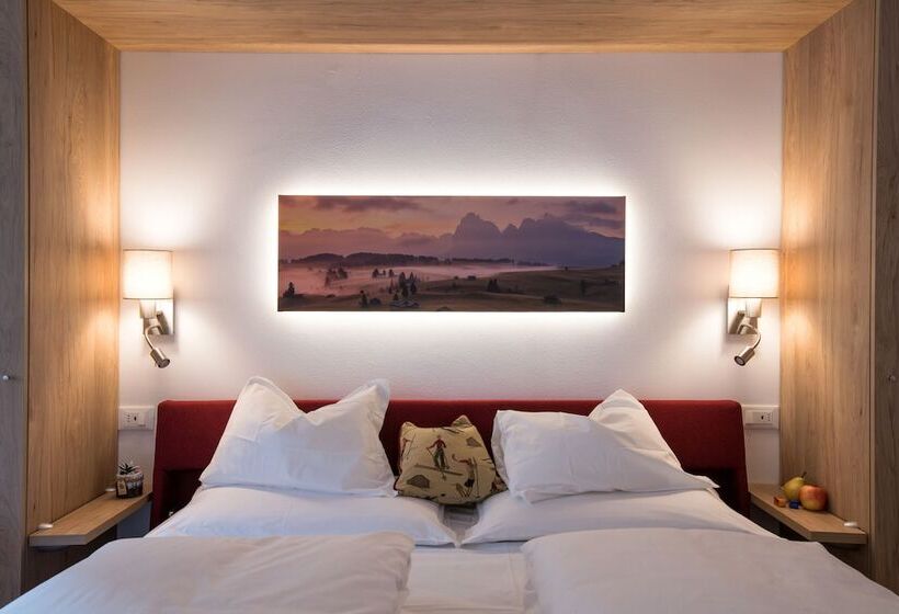 آپارتمان 1 خوابه با بالکن, B&b La Tambra   Central With Restaurant