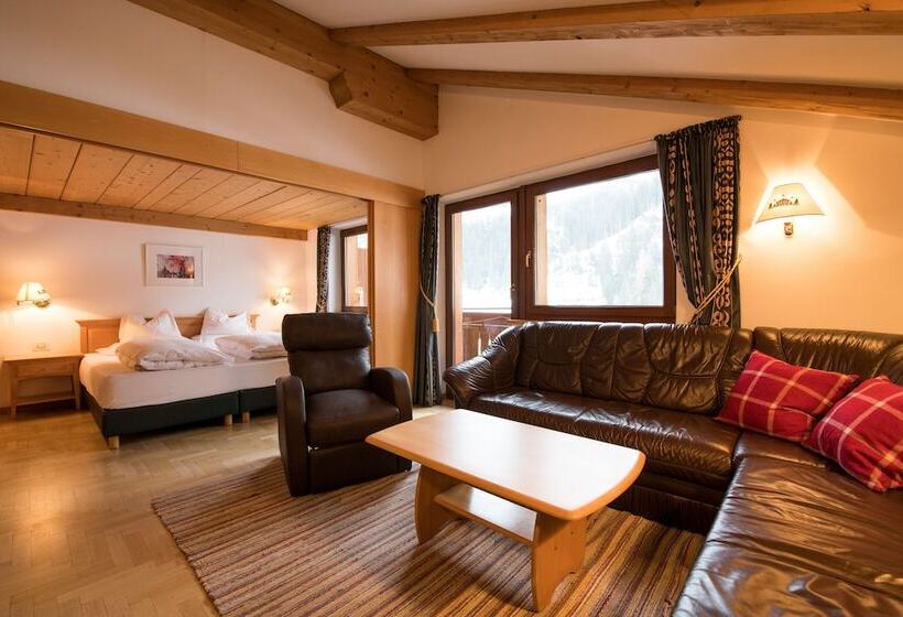 سوییت خانوادگی, B&b La Tambra   Central With Restaurant