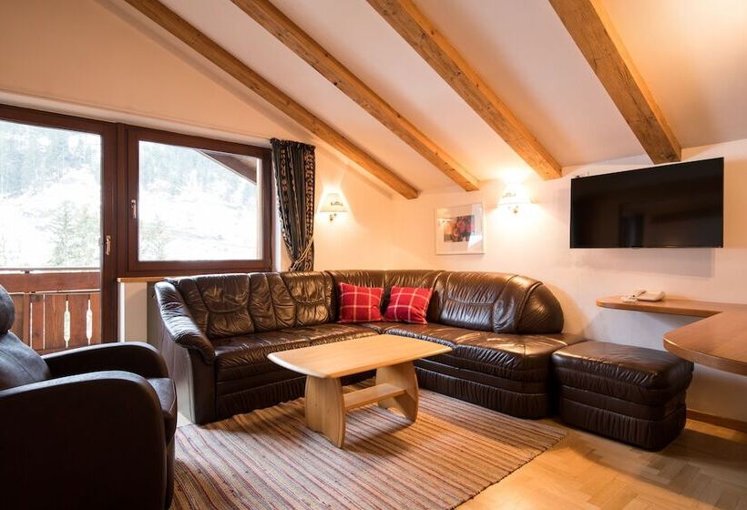 سوییت خانوادگی, B&b La Tambra   Central With Restaurant