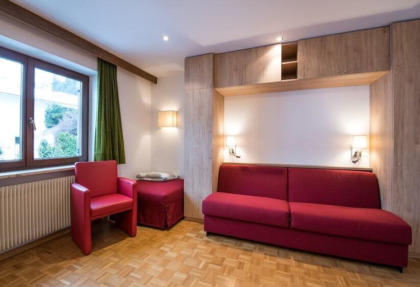 آپارتمان 1 خوابه, B&b La Tambra   Central With Restaurant
