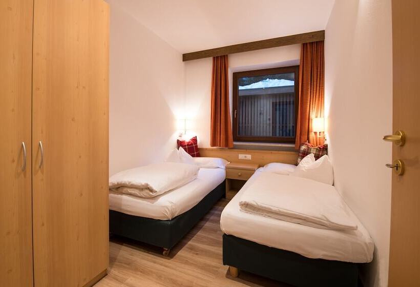 آپارتمان 2 خوابه, B&b La Tambra   Central With Restaurant
