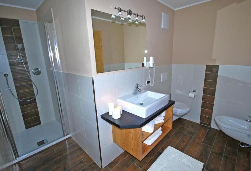 اتاق سوپریور با بالکن, Monti Pallidi B&b Apartments