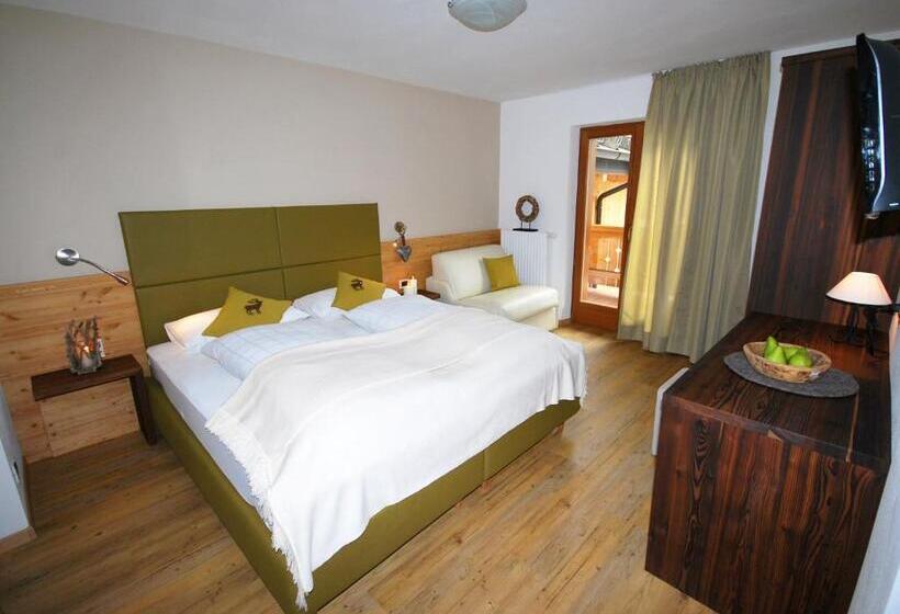 اتاق سوپریور با بالکن, Monti Pallidi B&b Apartments