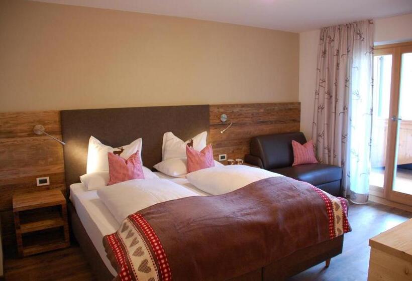 اتاق سوپریور با بالکن, Monti Pallidi B&b Apartments