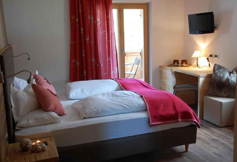 اتاق سوپریور با بالکن, Monti Pallidi B&b Apartments