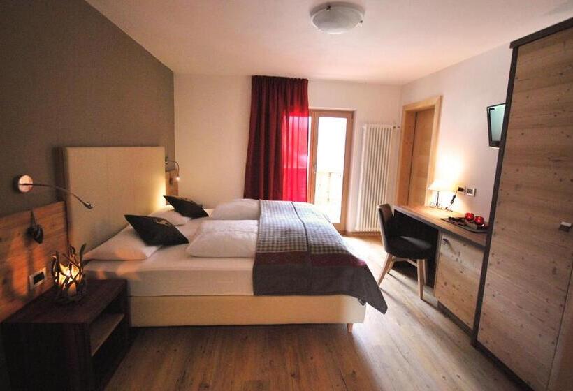 اتاق سوپریور با بالکن, Monti Pallidi B&b Apartments
