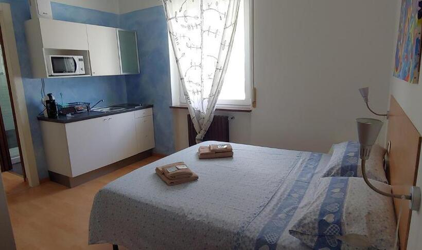 استودیوی لوکس, Affittacamere Valchiavenna Foresteria In Tranquilla Villa Signorile Con Comodo Parcheggio Privato