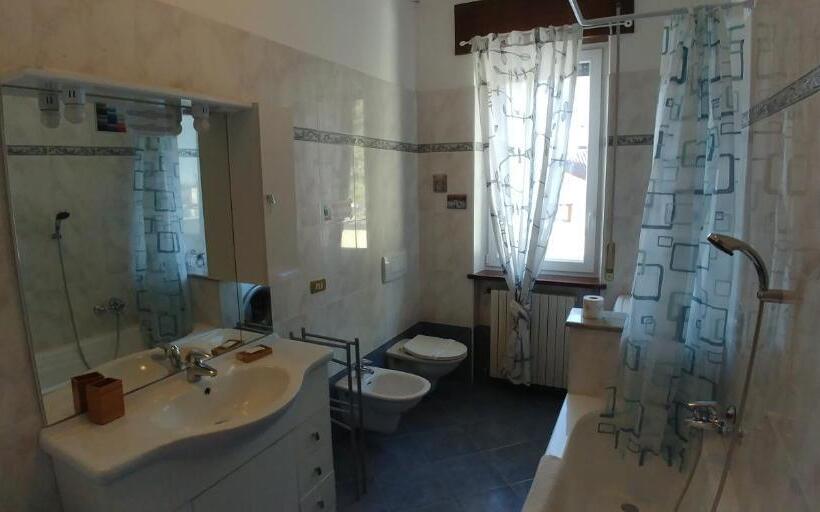 استودیوی پریمیوم, Affittacamere Valchiavenna Foresteria In Tranquilla Villa Signorile Con Comodo Parcheggio Privato