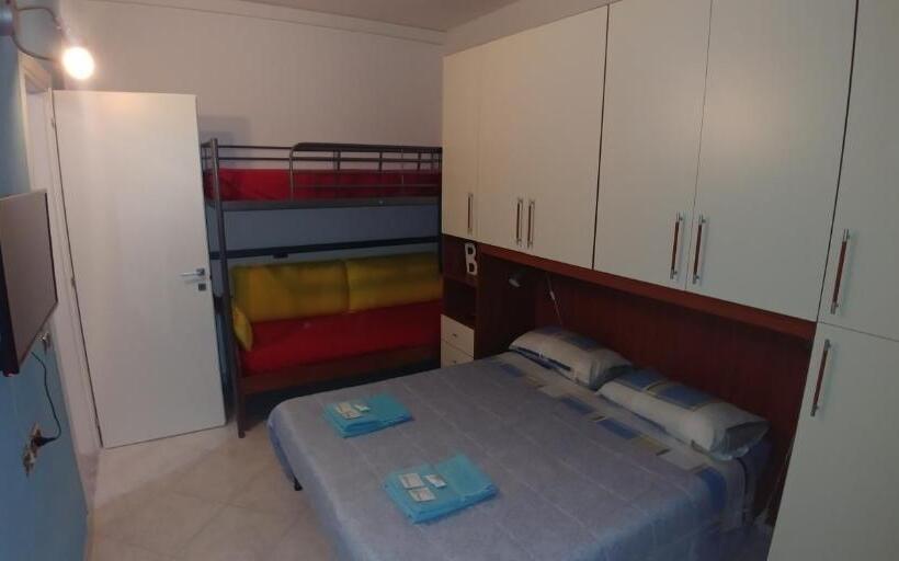 آپارتمان 1 خوابه با چشم‌انداز, Affittacamere Valchiavenna Foresteria In Tranquilla Villa Signorile Con Comodo Parcheggio Privato