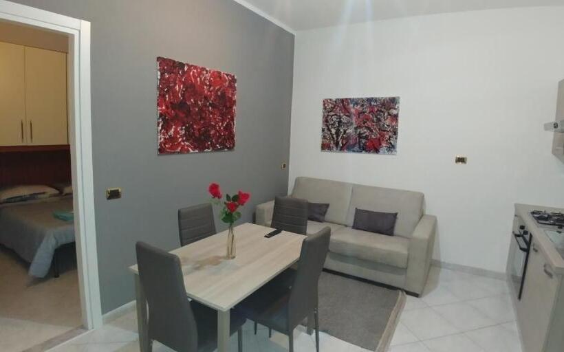آپارتمان 1 خوابه با چشم‌انداز, Affittacamere Valchiavenna Foresteria In Tranquilla Villa Signorile Con Comodo Parcheggio Privato