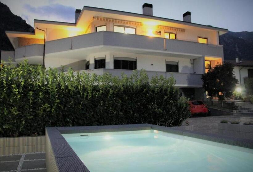 آپارتمان 1 خوابه با چشم‌انداز, Affittacamere Valchiavenna Foresteria In Tranquilla Villa Signorile Con Comodo Parcheggio Privato