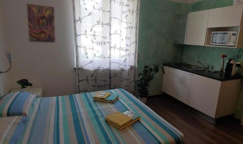 استودیوی لوکس, Affittacamere Valchiavenna Foresteria In Tranquilla Villa Signorile Con Comodo Parcheggio Privato