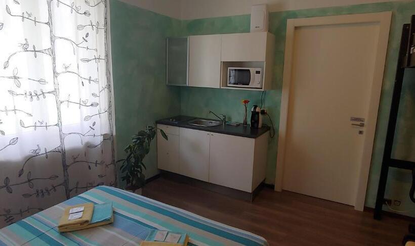 استودیوی لوکس, Affittacamere Valchiavenna Foresteria In Tranquilla Villa Signorile Con Comodo Parcheggio Privato