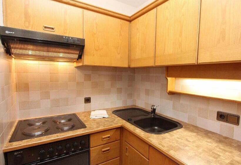 استودیوی استاندارد, Residence Rottonara