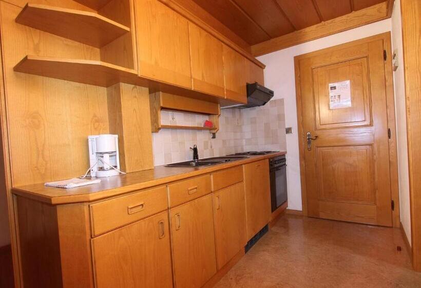 استودیوی استاندارد, Residence Rottonara