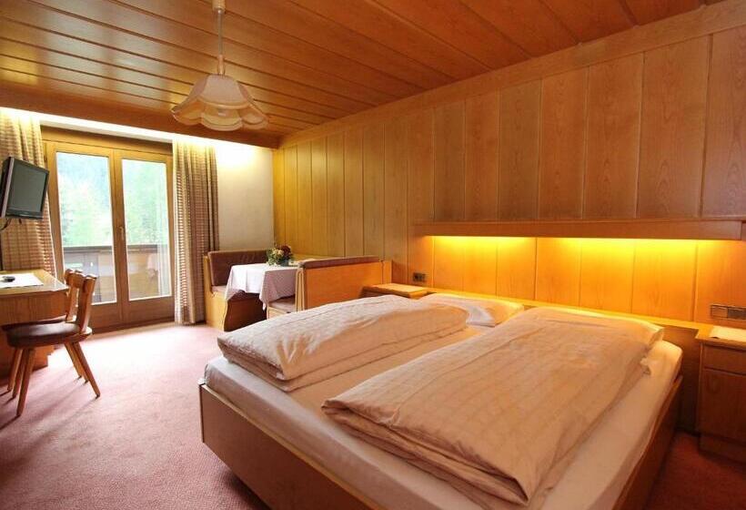 استودیوی استاندارد, Residence Rottonara
