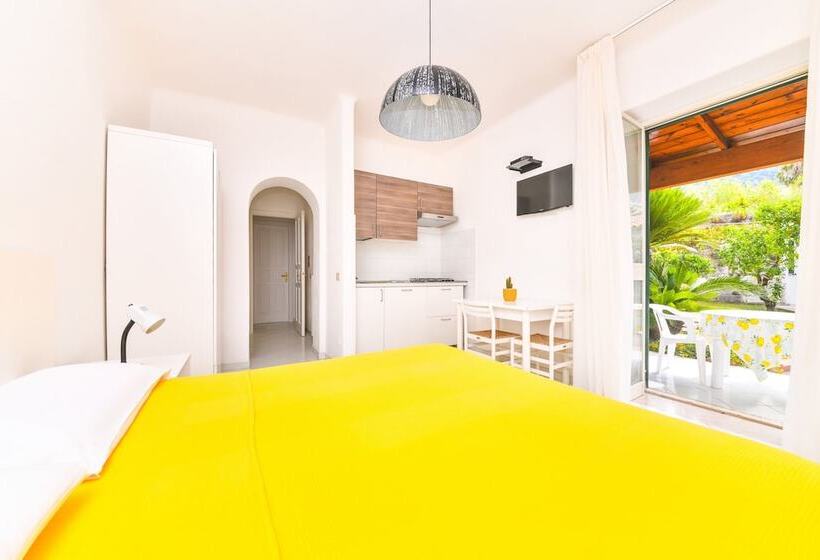 استودیوی استاندارد, Residence San Domenico