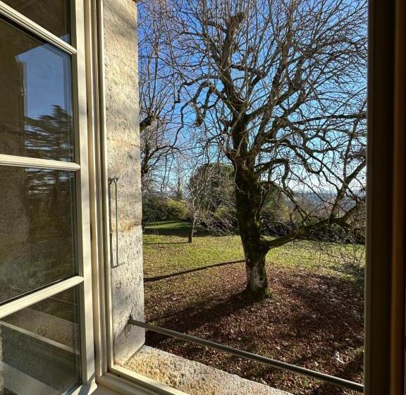 اتاق لوکس, Les Hauts De Saulies