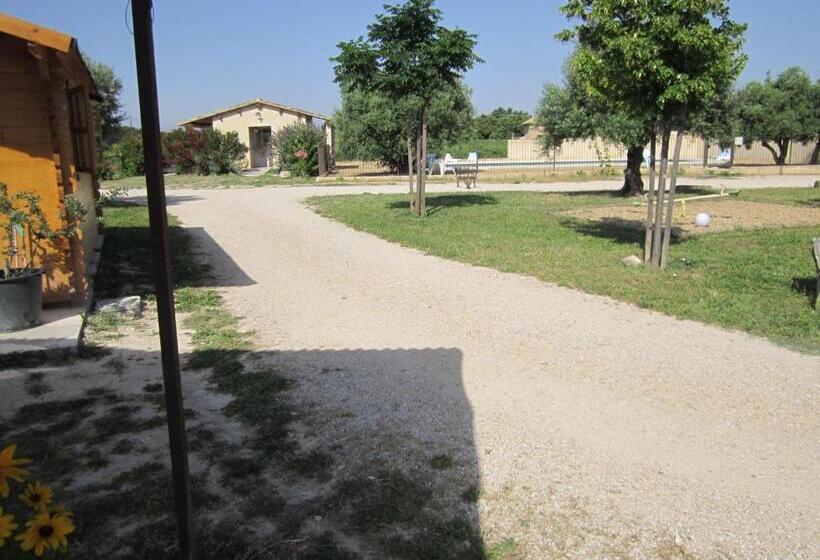 کلبه ییلاقی, La Grange De Campaulise   Camping à La Ferme   Hébergements   Mont Ventoux