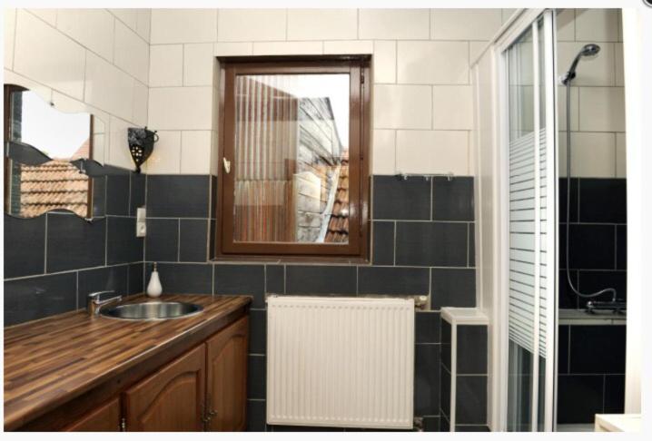 اتاق راحتی سه تخته, Chambre D Hôte Anzi