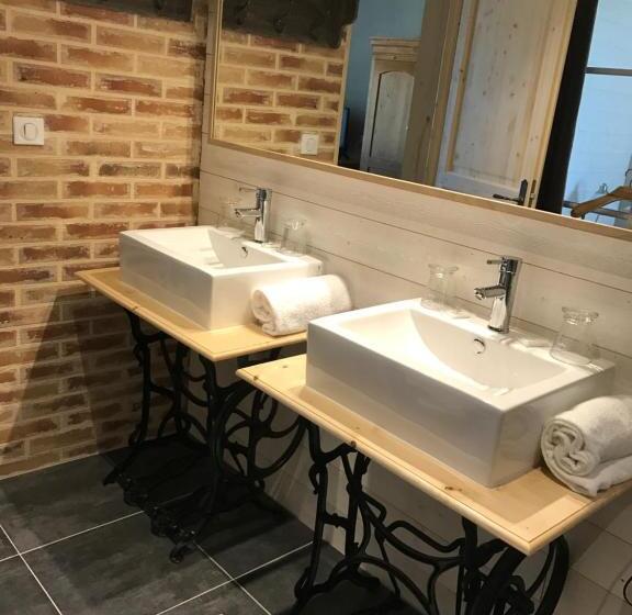 اتاق استاندارد چهار تخته, Maison & Tartine