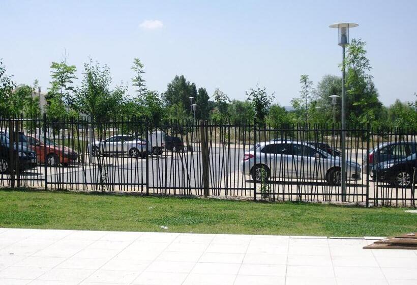 استودیوی استاندارد, Studio à Deux Pas D'aix