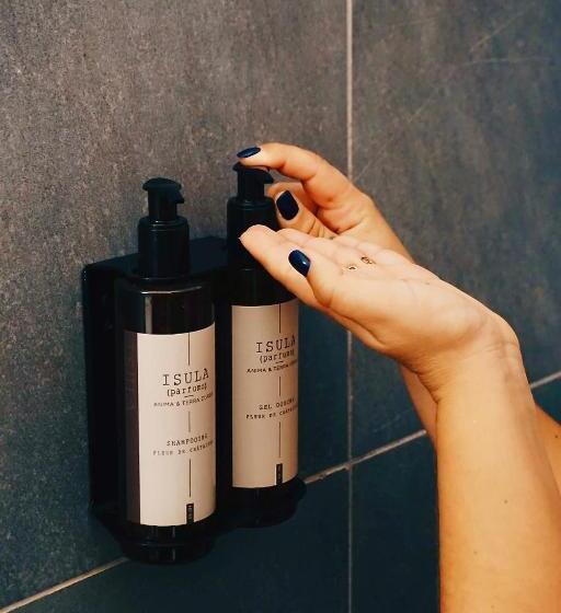 سوئیت راحتی, Poisson Rouge