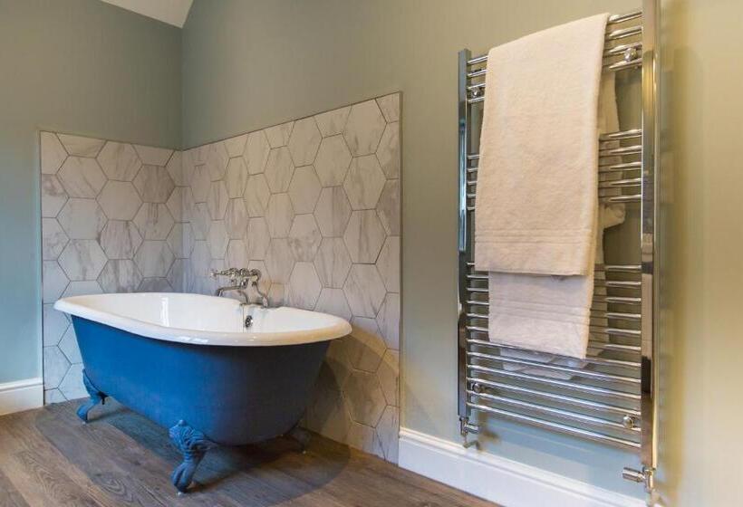 اتاق استاندارد با تخت بزرگ, The Chequers Marlow