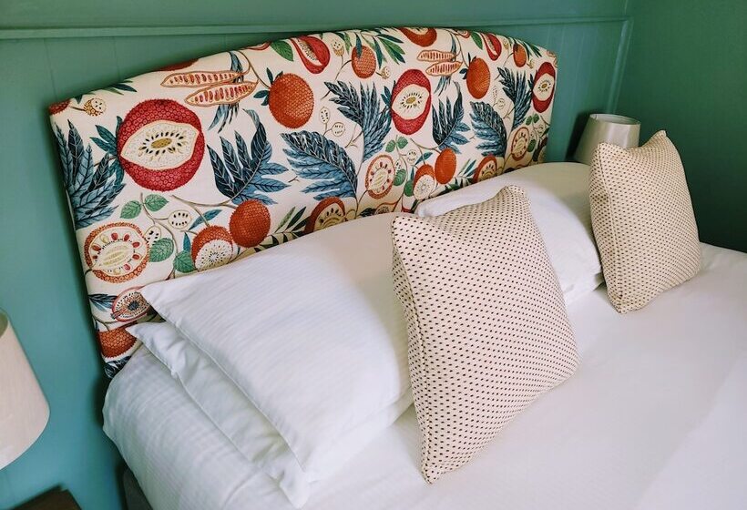 اتاق استاندارد, Jacobs Ladder Inn