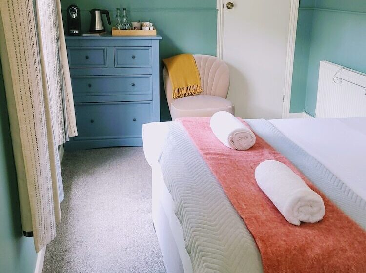 اتاق استاندارد, Jacobs Ladder Inn