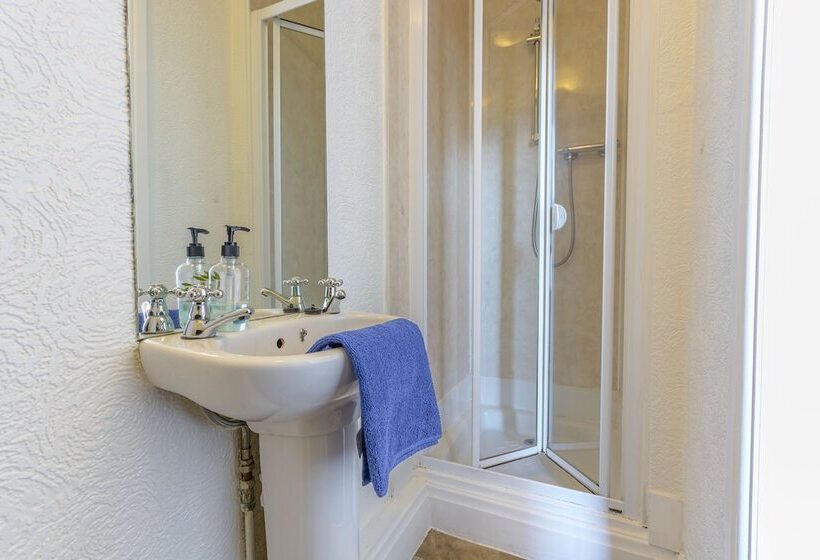 اتاق استاندارد یک نفره, The Watergate Inn