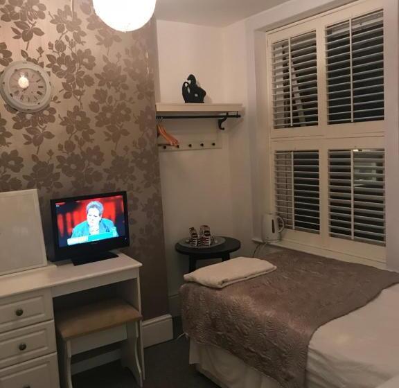 اتاق استاندارد با سرویس بهداشتی مشترک, Acacia Villas Guest House