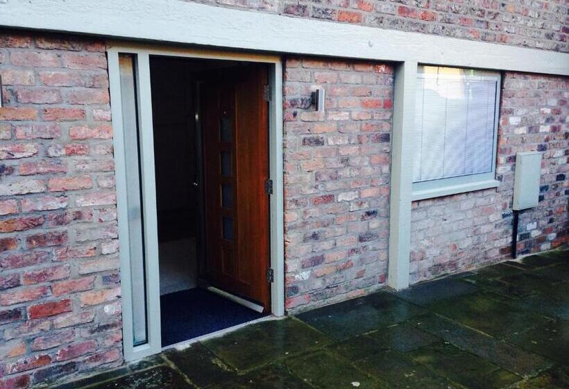 استودیوی استاندارد, York Apart