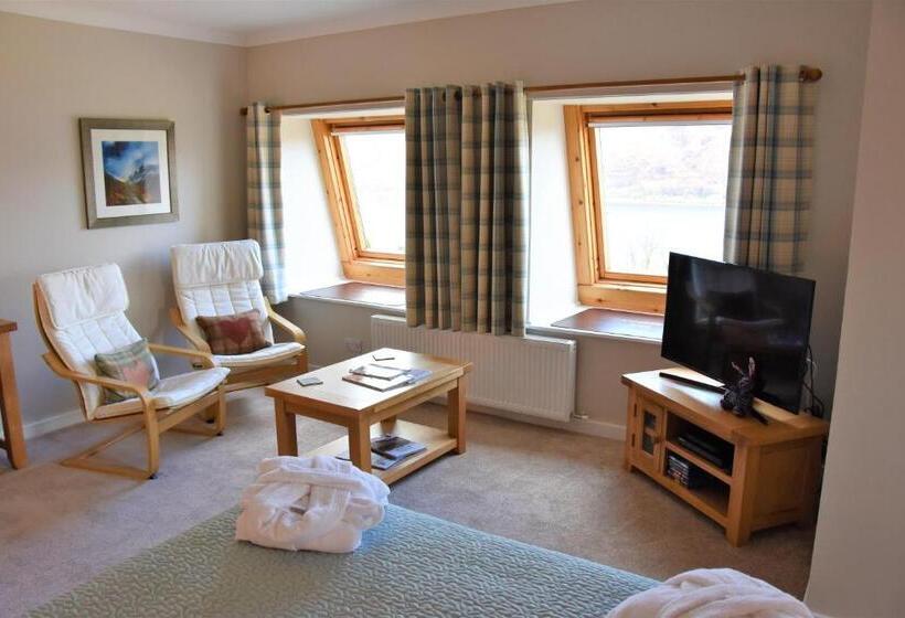 Deluxe Suite King Bed, Lochview House