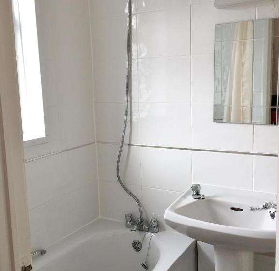 اتاق استاندارد, The Bayridge Guest House