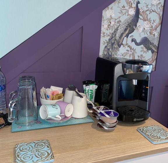اتاق لوکس با تخت بزرگ, The Bayridge Guest House
