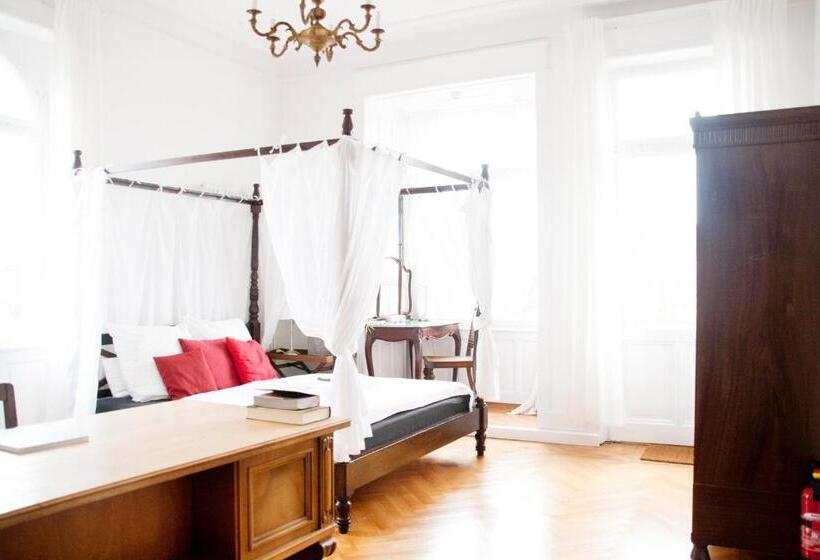 استودیوی استاندارد, Green Residence Boutique Lofts & Villa