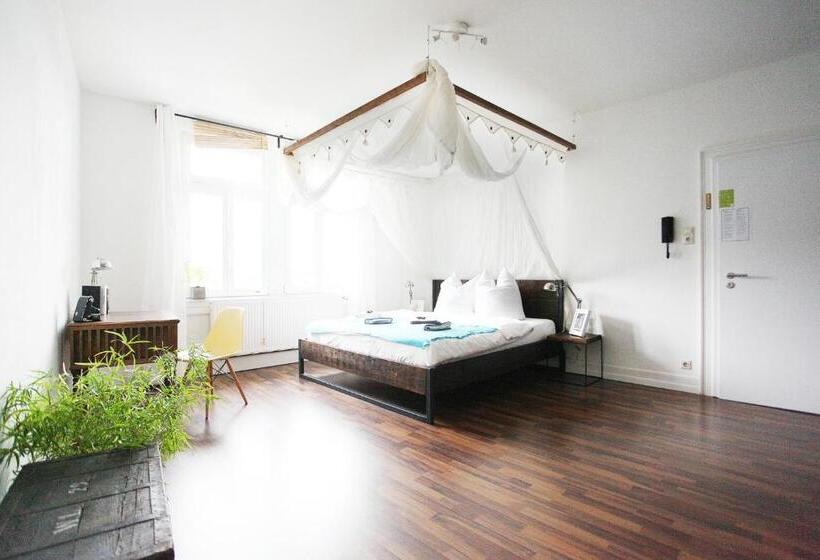 استودیوی استاندارد, Green Residence Boutique Lofts & Villa