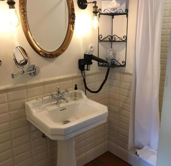 سوییت جونیور, Alte Schreinerei Boutique