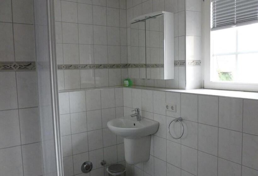 اتاق استاندارد, Altes Vogtshaus