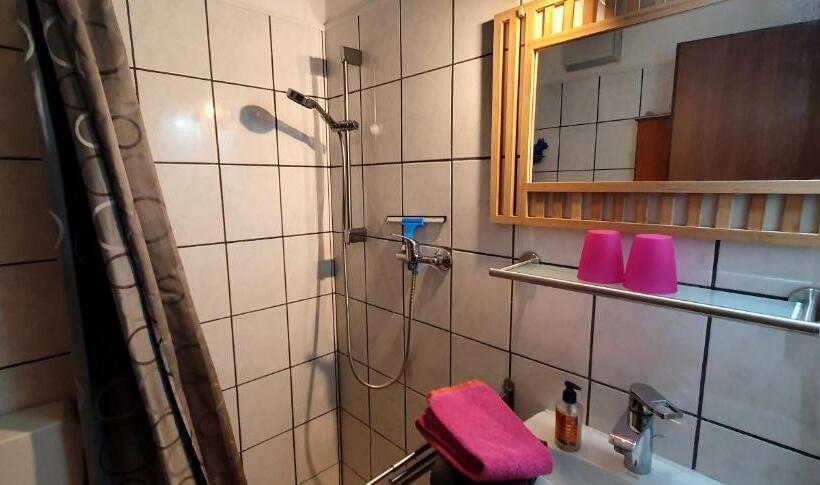 اتاق استاندارد, Pension Regina/gräfenhaus